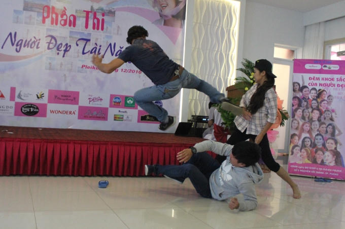 Thí sinh: Nguyễn Ngọc Yến, đến từ Tiền Giang với màn võ thuật vô cùng đẹp mắt làm cho cả khán phòng phải trầm trồ thán phục