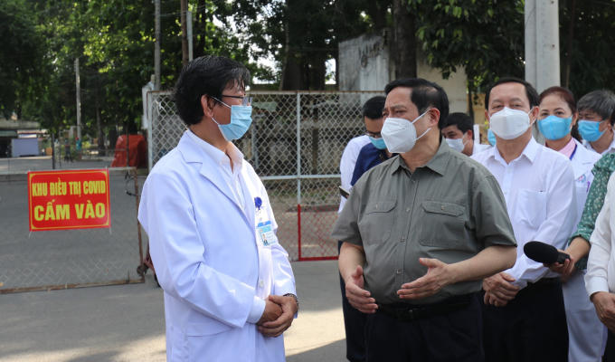 Kiểm tra công tác phòng, chống dịch tại Bệnh viện đa khoa tỉnh Bình Dương, Thủ tướng lưu ý tránh xảy ra lây nhiễm từ trong bệnh viện.