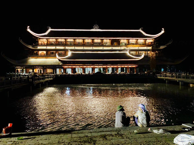 Tòa nhà Vesak - nơi sẽ diễn ra lễ khai mạc, bế mạc và hội thảo đang gấp rút hoàn thiện - Ảnh: F.TT.Thích Minh Quang