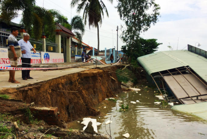 Một điểm sạt lở xảy ra tại khu vực Sông Vàm Nao, tỉnh An Giang, tháng 5/2018.