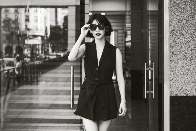 Xuân Lan trong trang phục đơn giản nhưng vẫn rất cuốn hút.