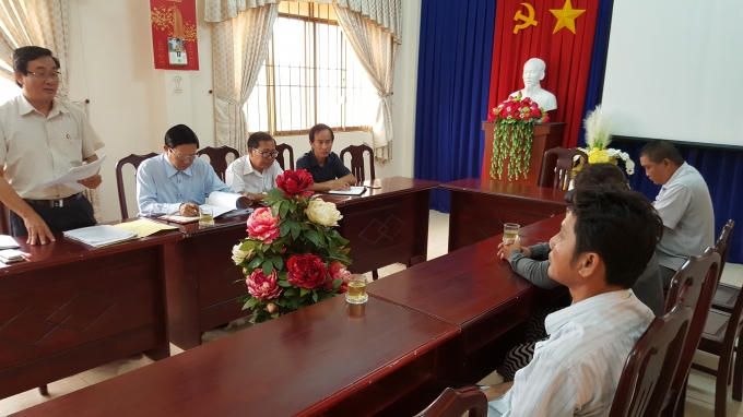 Đại diện Sở Y Tế đang trình bày kết luận của Bệnh viện Quân y 175 khiến chị Vân tử vong.