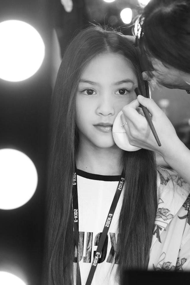 Xu&acirc;n Lan đưa 4 học tr&ograve; nh&iacute; đến Shanghai Fashion Week