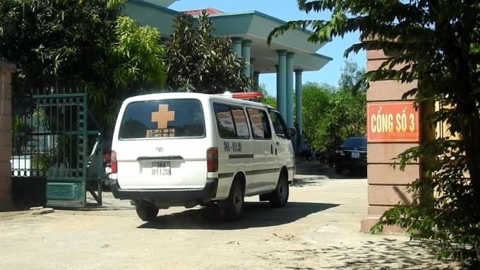 14h chiều, thi thể cháu Đức được chuyển về địa phương an táng.