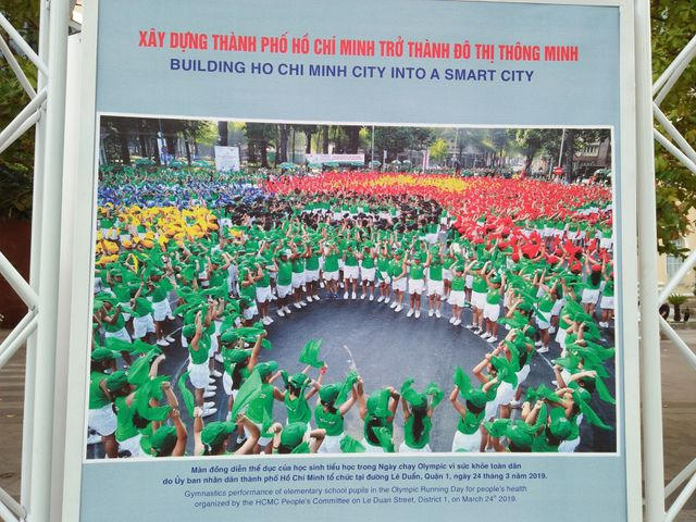 TPHCM tổ chức triển l&atilde;m ảnh tr&ecirc;n đường phố kỷ niệm đại lễ 30/4