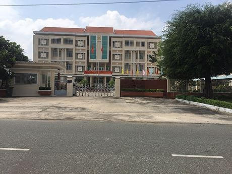 Long An: B&iacute; thư huyện c&oacute; 4 ch&aacute;u ruột giữ chức Trưởng, Ph&oacute; ph&ograve;ng, ban cấp huyện