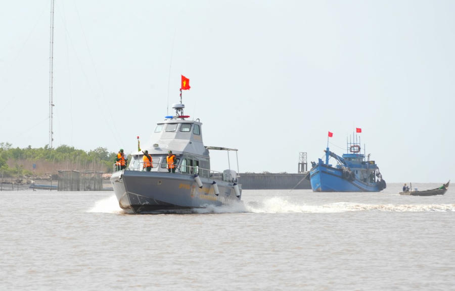 Đồn Biên phòng Rạch Gốc tổ chức tuần tra, kiểm soát, giữ vững chủ quyền biên giới trên biển.