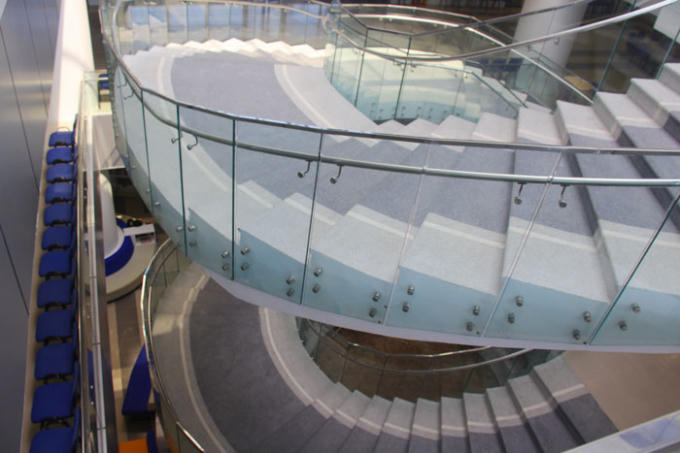 Cầu thang bộ dẫn lên tầng trên.