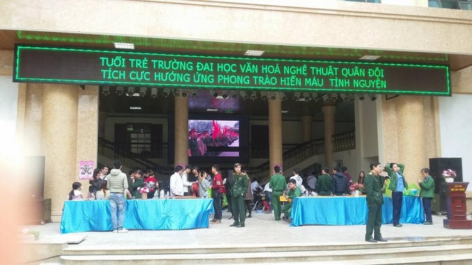 Đông đảo cán bộ, giảng viên, chiến sĩ trường Đại học Văn hóa Nghệ thuật Quân đội tham gia hiến máu.