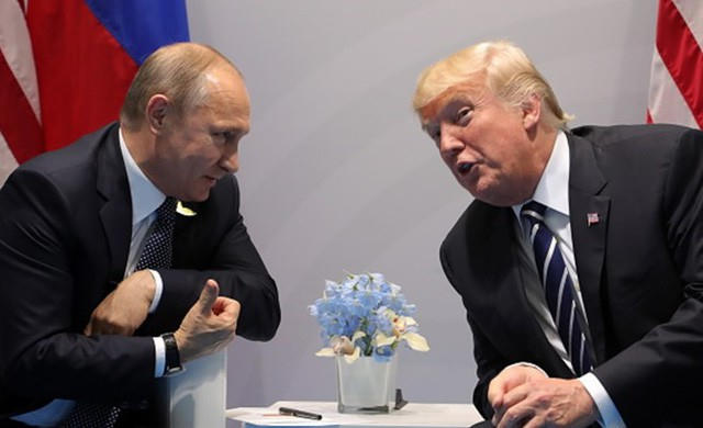 Tổng thống Mỹ Donald Trump và người đồng cấp Nga Vladimir Putin (Ảnh: Reuters)