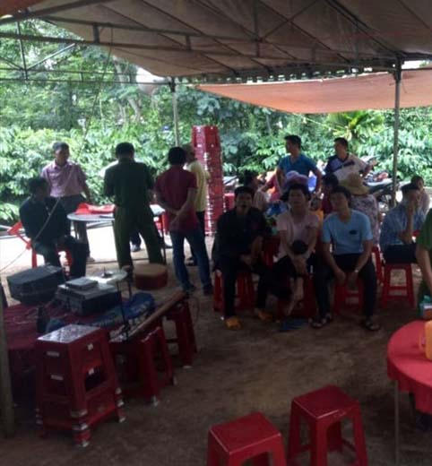 Người thân đang tổ chức lo hậu sự cho nạn nhân.