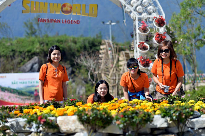 Với những người “mê hoa”, Sun World Fasipan Legend hè này là địa điểm thỏa thuê cho bạn sống ảo! Hoa trên đỉnh Fansipan, hoa dưới chân núi, hoa trải dọc đường đi. Mỗi bước chân du khách đều như đang bước nhẹ trước thềm hoa…