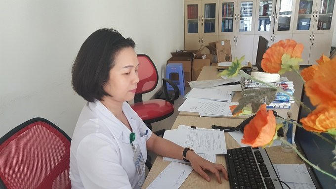 Điều dưỡng Ngô Thị Yến nhấn mạnh, việc xin tinh trùng trực tiếp mà không qua các cơ sở y tế kiểm tra, sàng lọc sẽ tiềm ẩn nhiều nguy hiểm khôn lường.