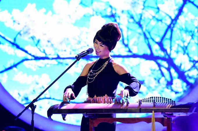 Tập 4 Gương mặt th&acirc;n quen: Bạch C&ocirc;ng Khanh chiến thắng v&igrave; &aacute;c hơn phi&ecirc;n bản gốc Ho&agrave;i Linh