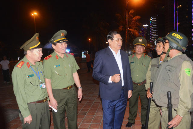 Chủ tịch UBND TP Đà Nẵng cùng lãnh đạo công an TP kiểm tra công tác tổ chức tuần tra phòng, chống tội phạm vào ngày 3/12 vừa qua.
