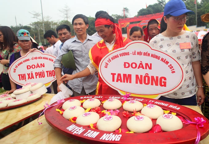 Rộn ràng hội thi gói, nấu bánh chưng bánh giầy
