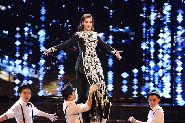 Hồ Ngọc Hà trên sân khấu của Duyên dáng Việt Nam 28.
