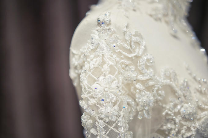 Cận cảnh hai chiếc váy cưới lộng lẫy hơn 200 triệu của Diệp Lâm Anh