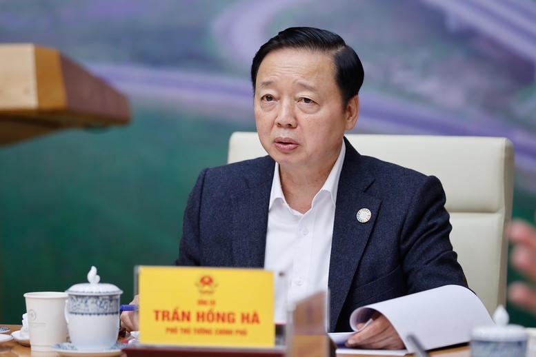 Phó Thủ tướng Trần Hồng Hà phát biểu tại phiên họp.