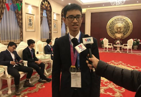 Em Trần Xuân Tùng - thí sinh đạt huy chương vàng của đoàn Việt Nam