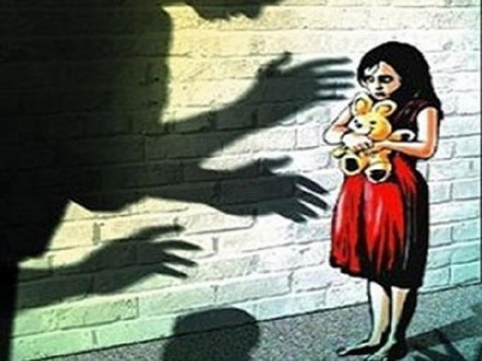 Chưa khi nào các bậc phụ huynh lại cảm thấy hoảng hốt đến như vậy, chỉ trong chưa đầy 1 tuần đã có mấy vụ xâm hại tình dục trẻ em bị phát hiện.