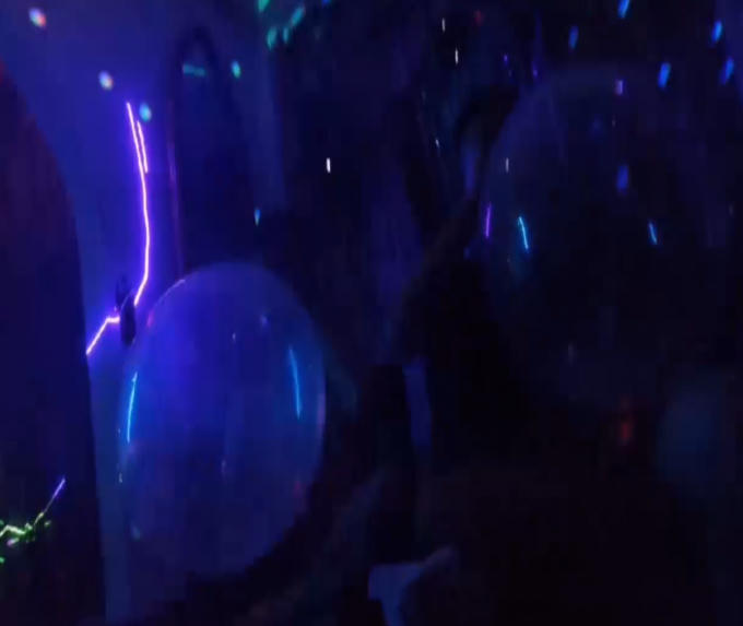 Bóng cười ghi nhận từ quán VITA. ảnh cắt từ Clip.