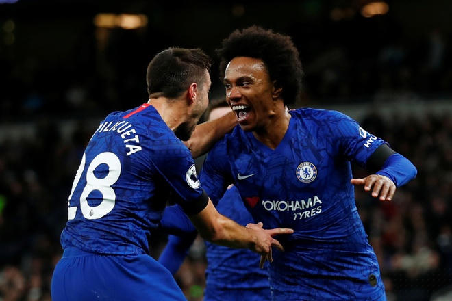 Willian tỏa sáng giúp Chelsea giành chiến thắng ở trận derby London.
