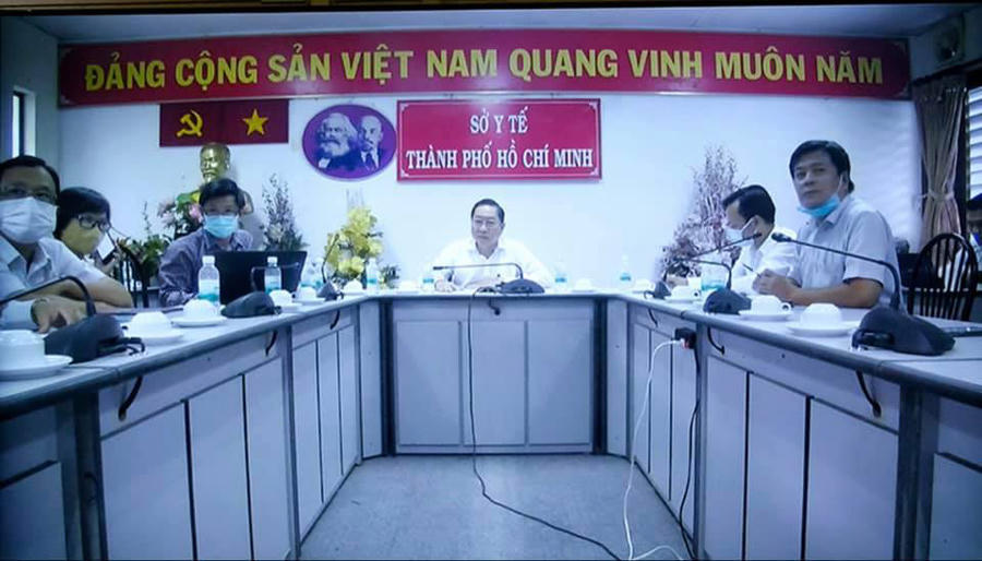 Giám đốc Sở Y tế TP HCM cùng các cơ quan họp trực tuyến với Bộ y tế.