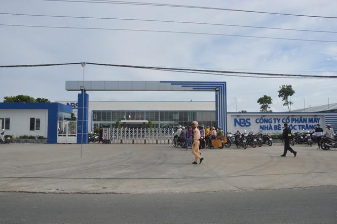 Khung cảnh tan hoang của 10.000m2 nhà xưởng cty May Nhà Bè sau vụ cháy - ảnh 8