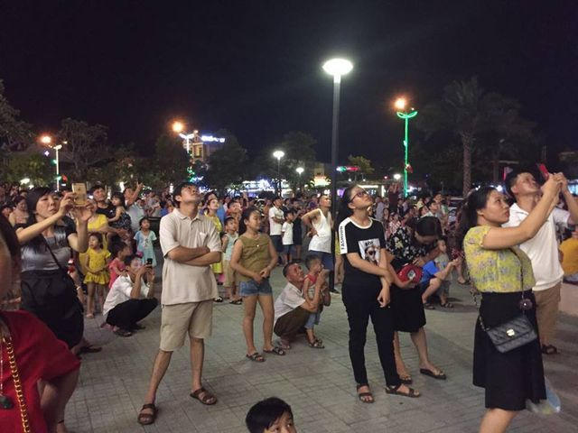 Màn bắn pháo hoa rực rỡ mừng TP Hà Tĩnh lên đô thị loại II