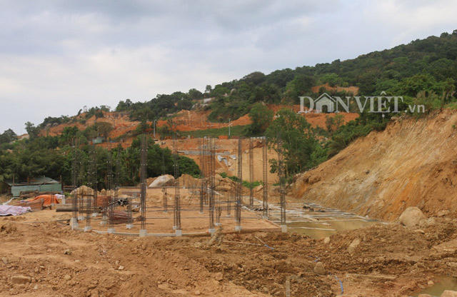 Một công trình bê tông hóa trên bán đảo Sơn Trà. Ảnh: Đình Thiên.