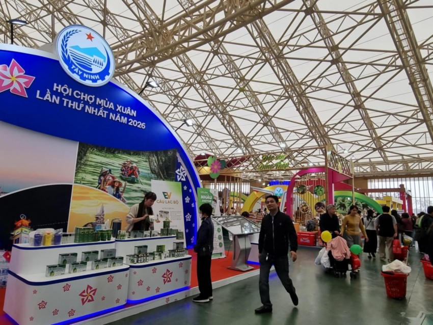 Thị trường Tết Bính Ngọ 2026 ổn định, không xảy ra sốt giá.