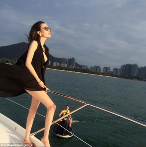 Sian_vivi_x, 21 tuổi, là 1 trong những nàng tiểu thư nhà giàu vẫn thường xuyên ghi lại cuộc sống đáng ghen tị của mình và đăng tải trên trang Instagram với 75.000 người theo dõi.