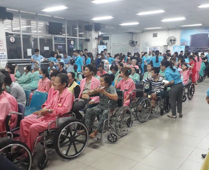 Bệnh nhận cần được sự quan tâm hơn nữa từ cộng đồng.