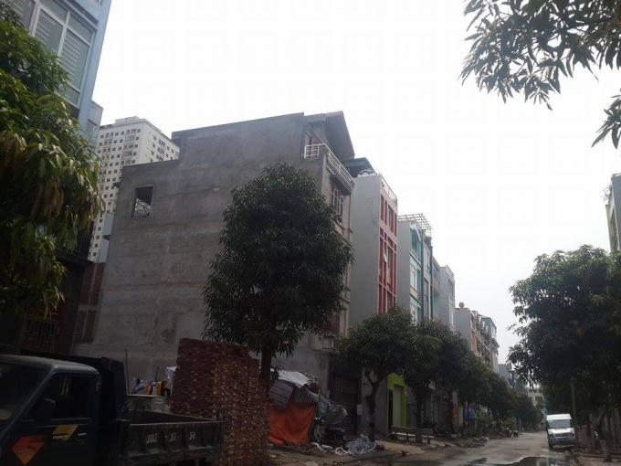 Khu thấp tầng phá vỡ quy hoạch.