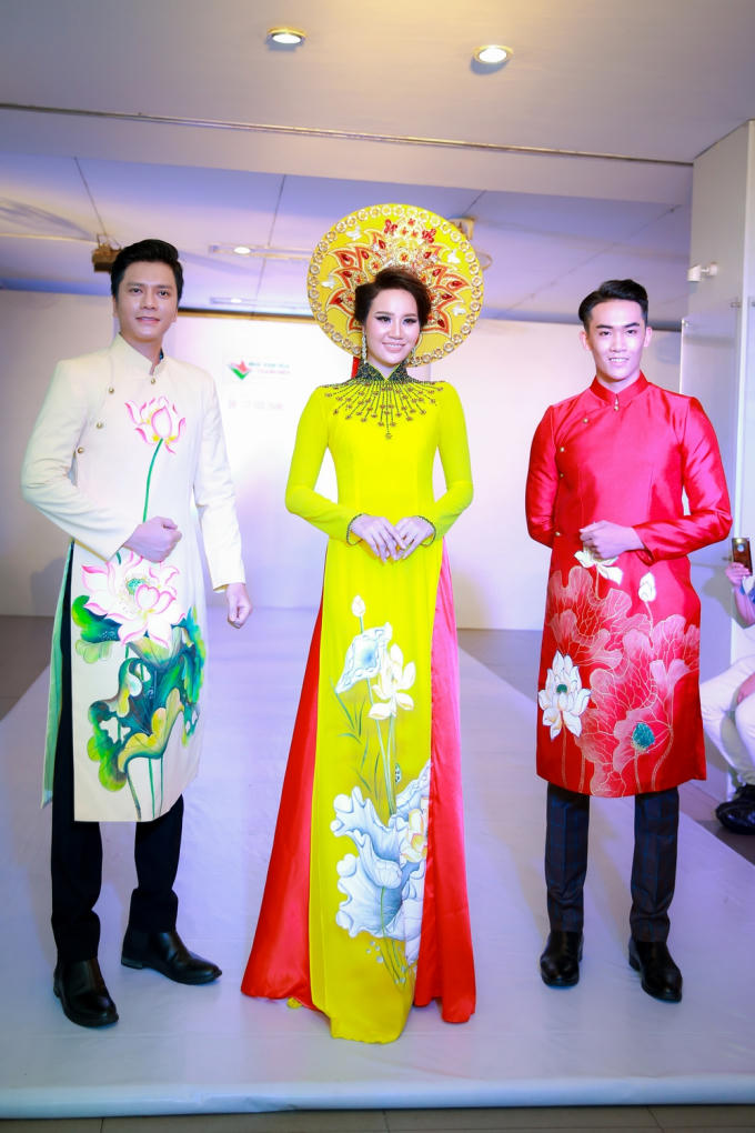 Thần thái và chuyên nghiệp, Á hậu Dương Yến Phi tỏa sáng với vai trò vedette cho NTK Nguyễn Tuấn