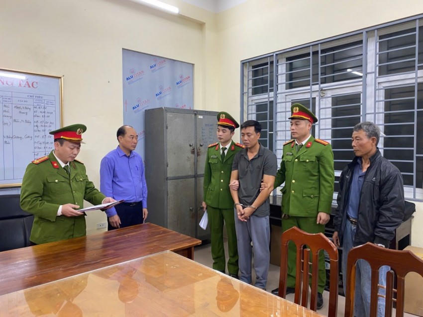 Đối tượng Trần Thế Huynh tại Cơ quan CSĐT. Ảnh CA Ninh Bình.