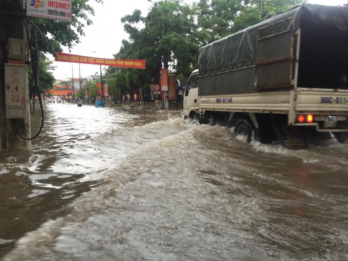 Ngã tư Biên Hòa - Nguyễn Văn Trỗi là "điểm đen" của mỗi khi đường ngập nước.