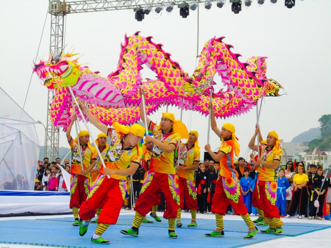 Khai hội...