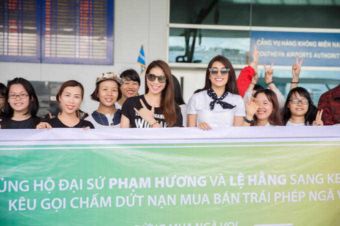 Phạm Hương và Lệ Hằng lên đường sang Kenya.