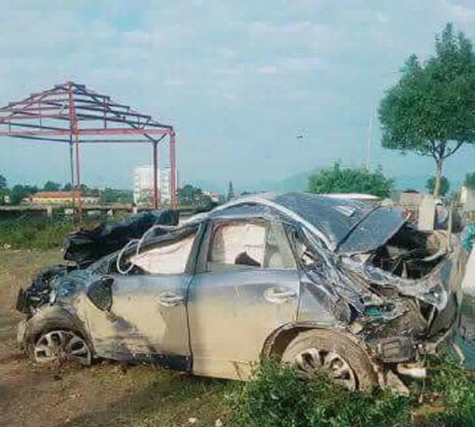 Chiếc xe biên dạng khi gặp nạn.