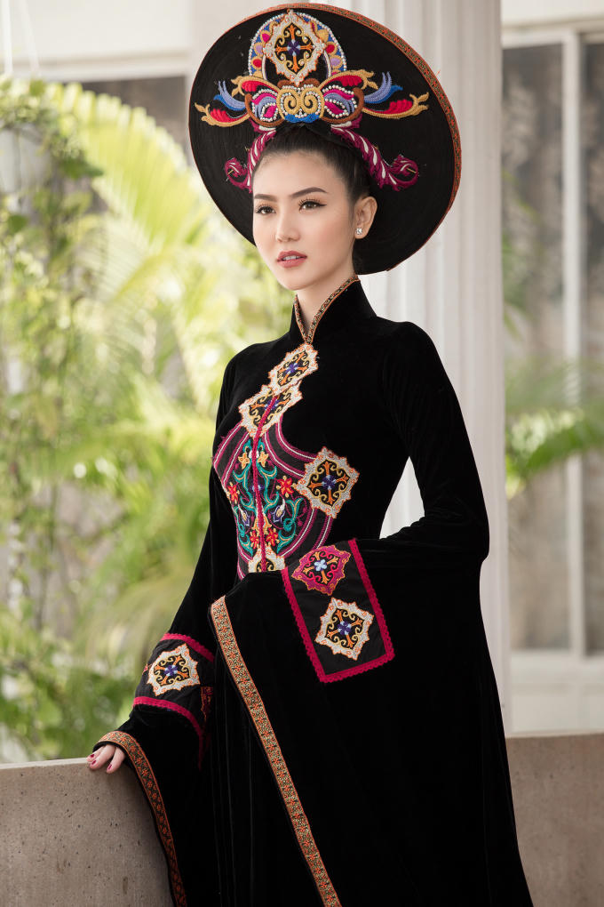 Ảnh của hoa hậu Ngọc Duy&ecirc;n được trưng b&agrave;y ở viện bảo t&agrave;ng Phụ nữ Nam Bộ