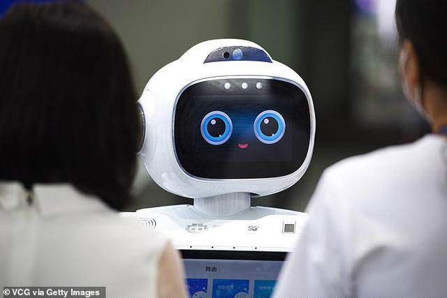 Nếu là bạn, bạn có hẹn hò với robot không?