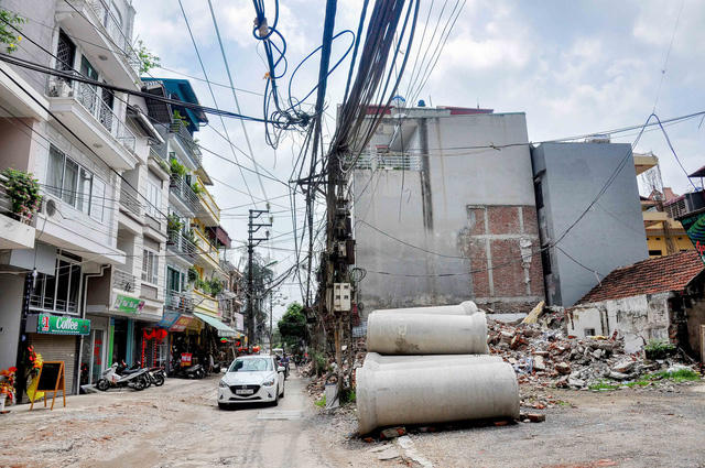 H&agrave; Nội: Chi h&agrave;ng trăm tỷ mở rộng một ng&otilde; cụt