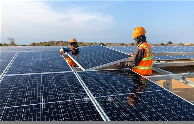 Nhiều tồn tại trong quá trình thực hiện dự án điện mặt trời tại các địa phương. Ảnh: TTXVN.