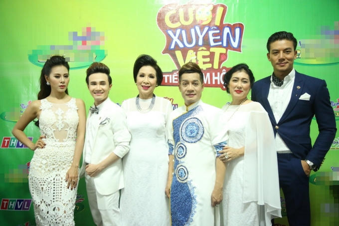 Ban giám khảo và Ban bình luận