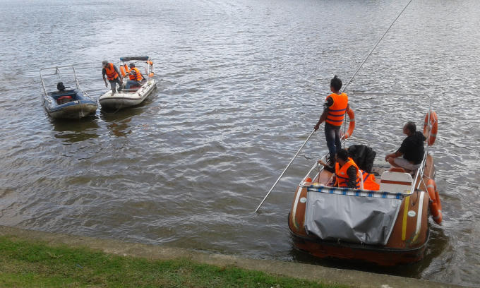 Công tác tìm kiếm người phụ nữ được cho là nhảy hồ Xuân Hương đang được triển khai.