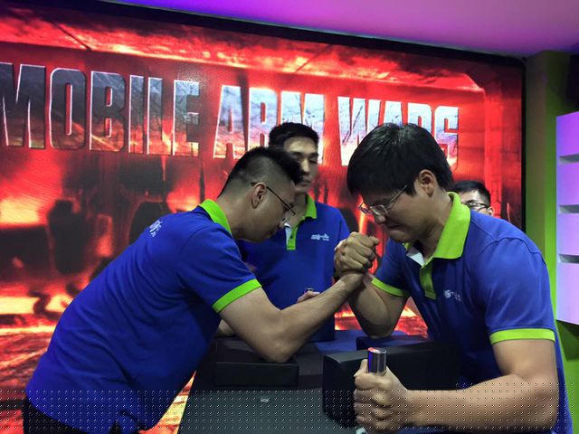 Sau vật tay thì xảy ra ẩu đả. Người bị đánh trọng thương đòi bồi thường hơn 1 tỉ đồng. (Ảnh minh họa)