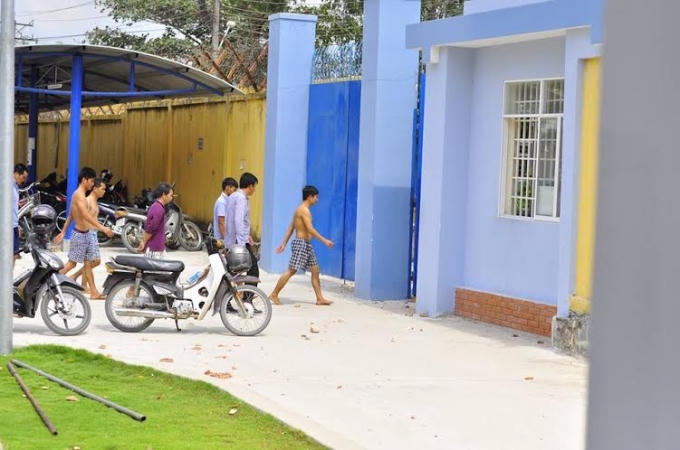 Các học viên bị đưa về trại.