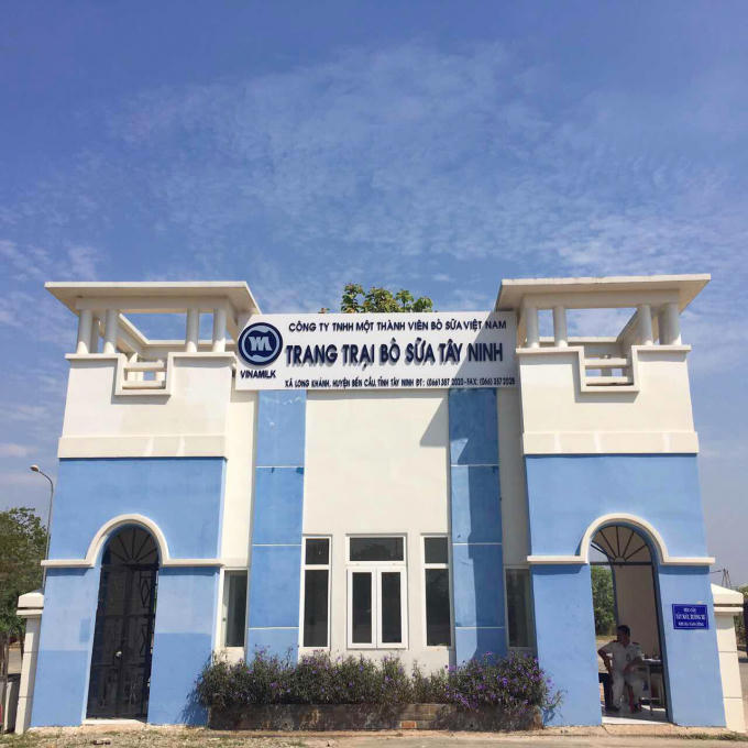 Cổng chính của trang trại Tây Ninh.